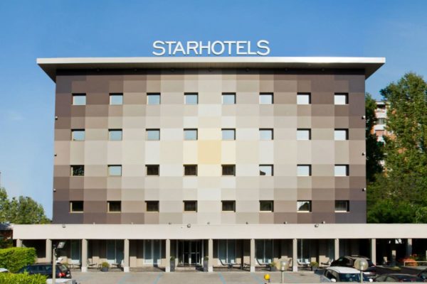 2exterior-4-star-hotel-in-milan-starhotels-tourist.419609540707c71091b99041f6c7ce64